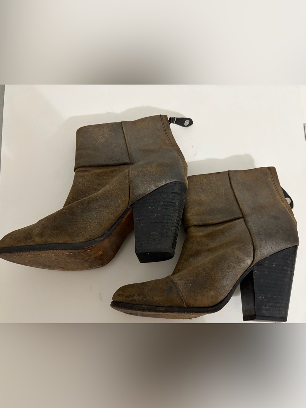 Rag & Bone Newbury Brown
Leather Back Zip Ankle Boots